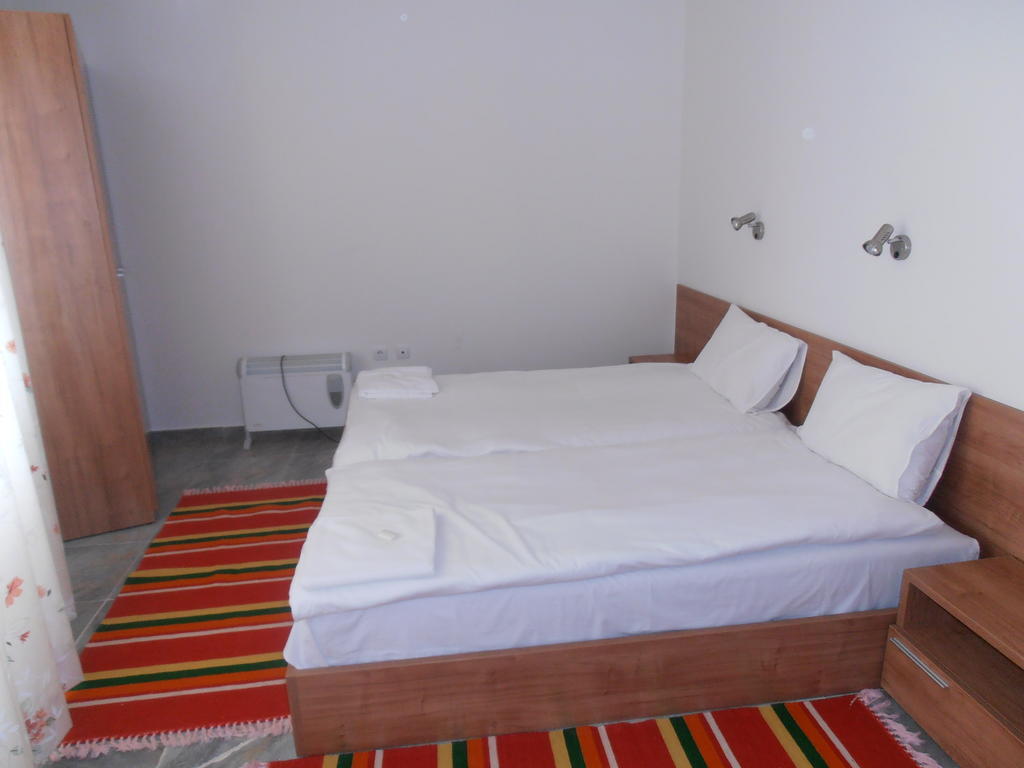 Monastery 3 Apartments Tmf ปอมโปโรโว ภายนอก รูปภาพ